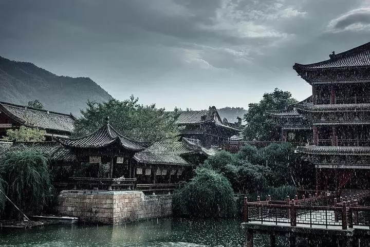 克里斯黛拉·阿朗索：上层阶级